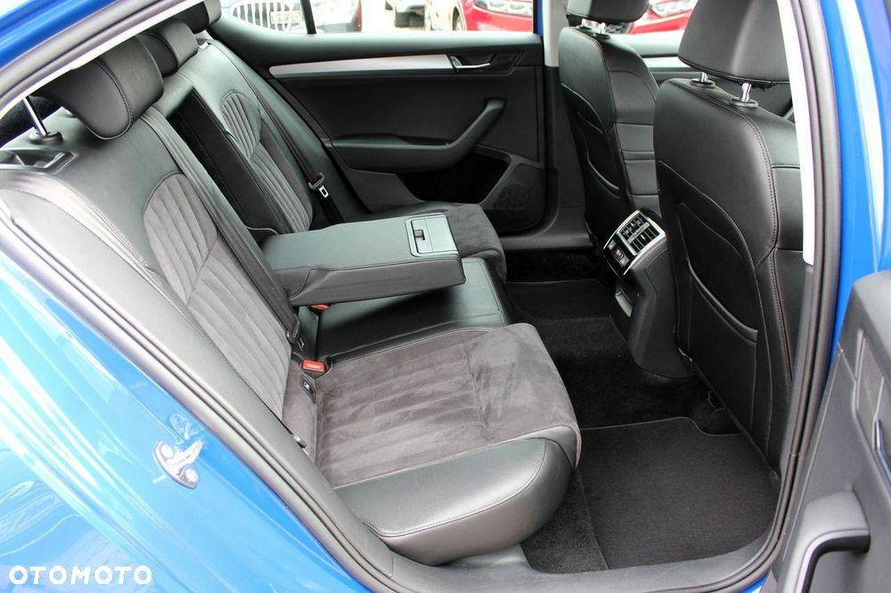 Skoda Superb 2.0 TDI DSG Style - 11