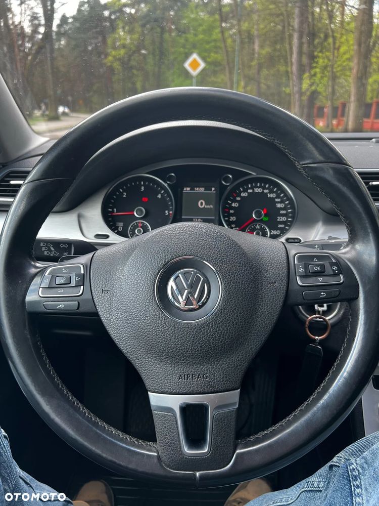 Volkswagen Passat Variant 2.0 TDI DSG BlueMotion Technology Highline - 11