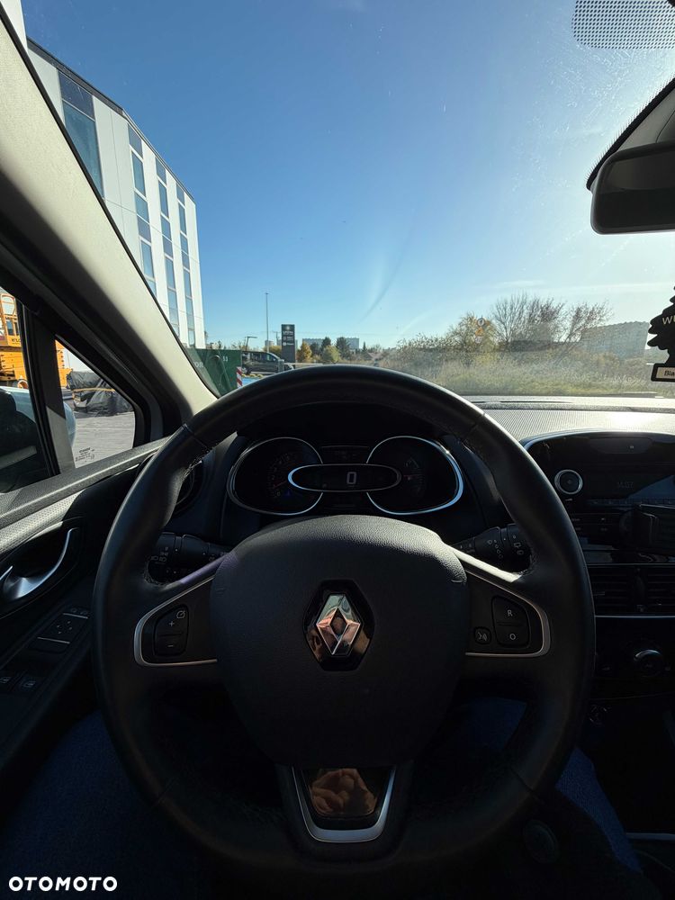 Renault Clio - 10