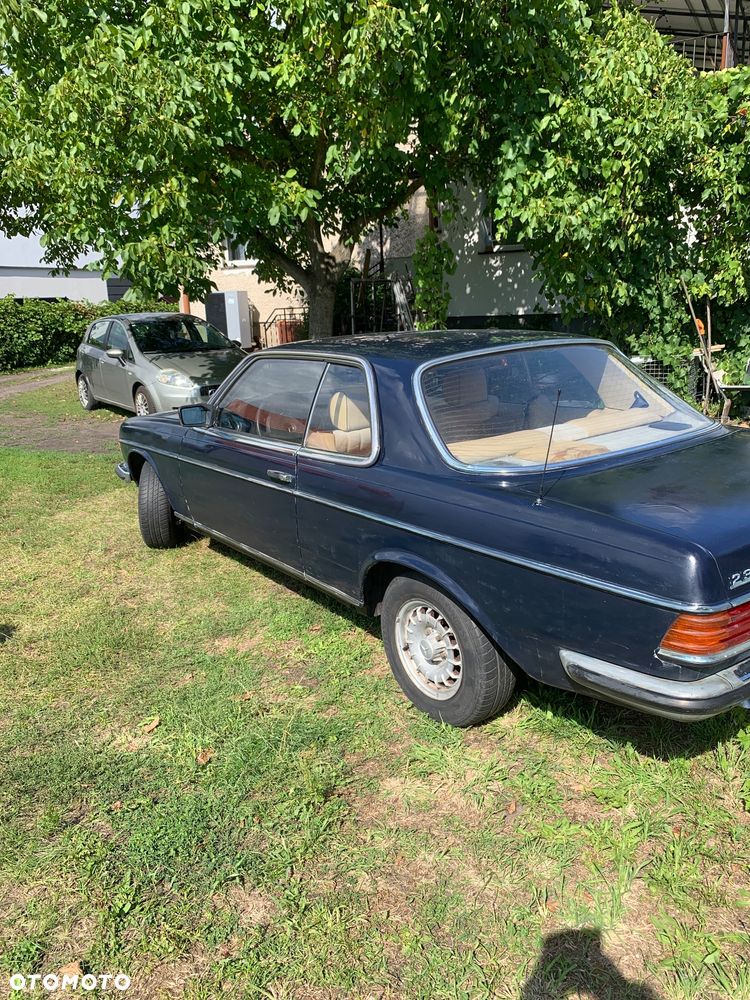 Mercedes-Benz W123 ver-260-se - 6