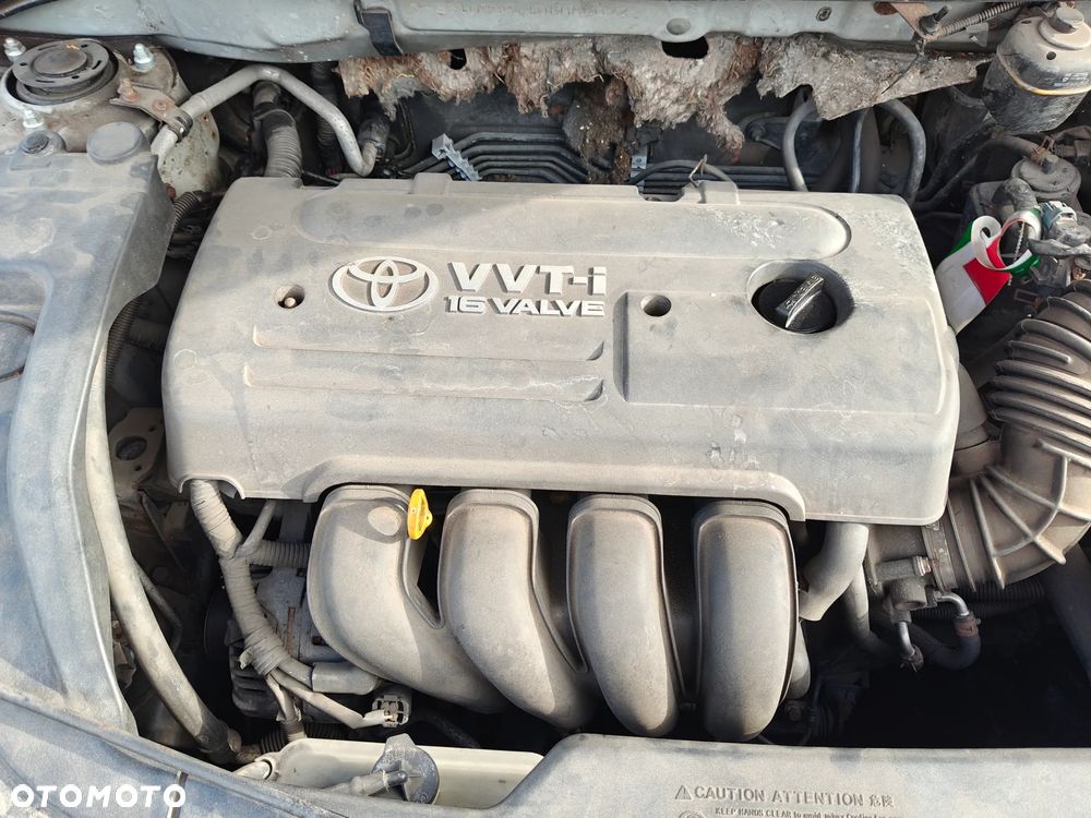 Toyota Corolla 1.8 CE - 9