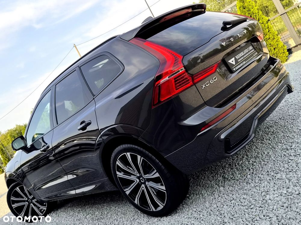 Volvo XC 60 T6 Plug-In Hybrid AWD Plus Black Edition - 8