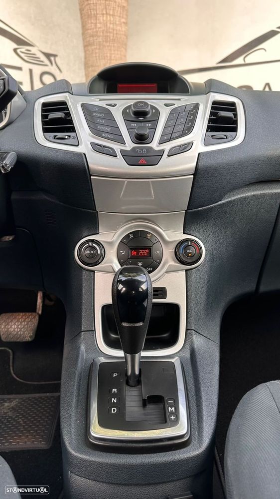Ford Fiesta 1.4 Titanium Aut. - 26