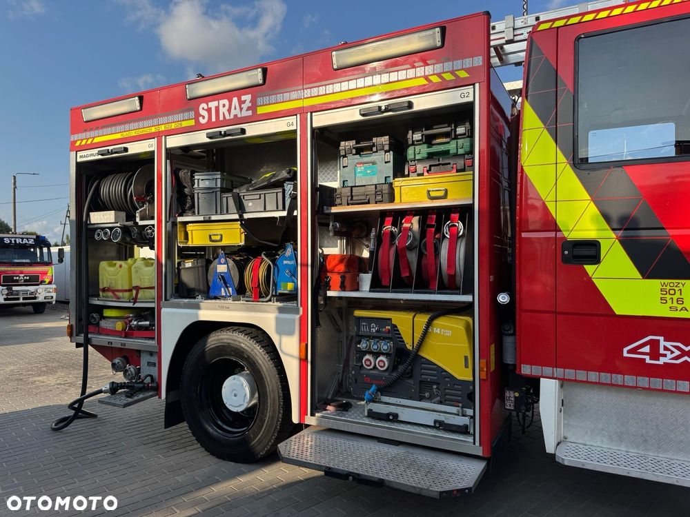Iveco Straż pożarna | Pojazd pożarniczy | Wóz strażacki IVECO MAGIRUS 4x4 | CNBOP | 3000 l wody | blokady mostów | maszt oświetleniowy 360° - 12