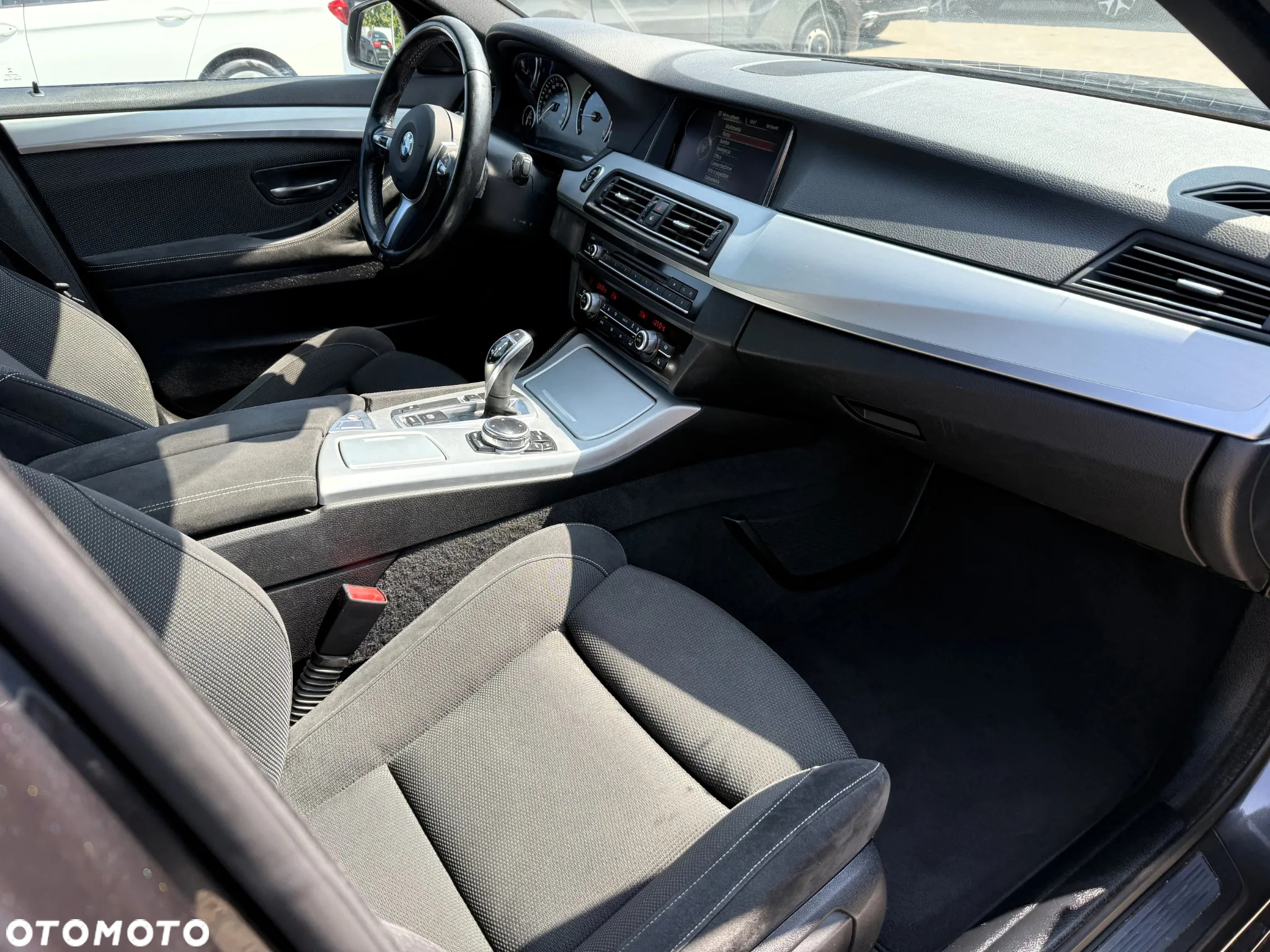 BMW Seria 5 525d Touring Sport-Aut - 11