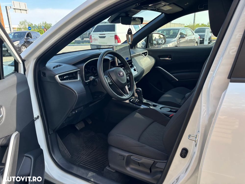 Toyota Corolla Cross - 13