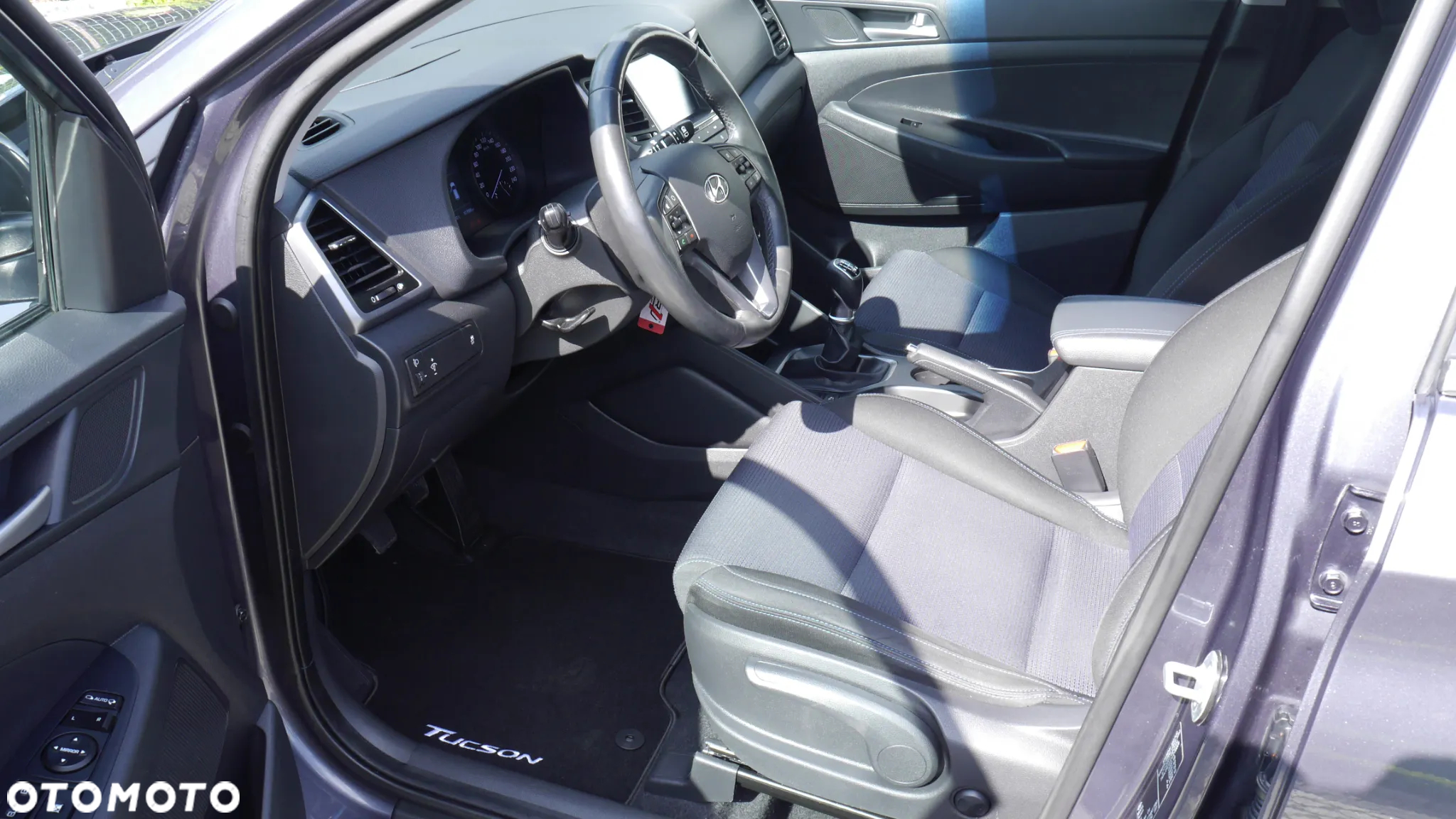 Hyundai Tucson blue 1.7 CRDi 2WD Style - 24