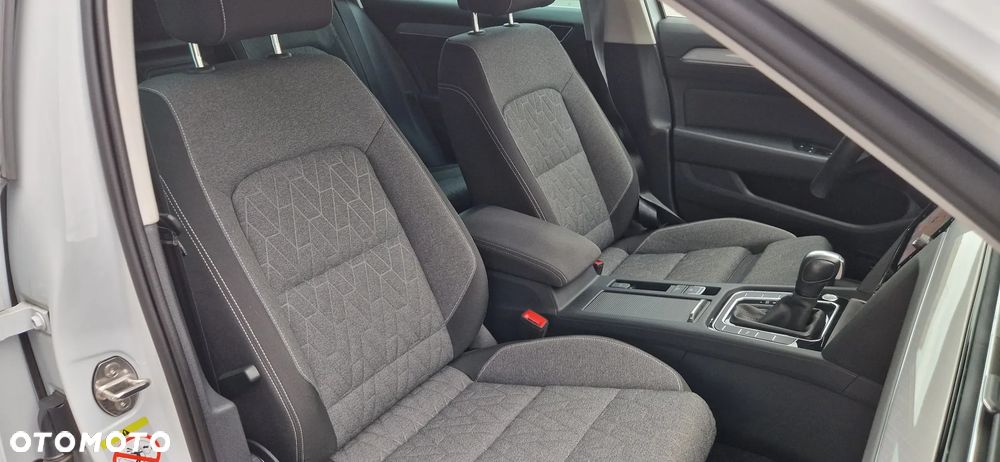 Volkswagen Passat 2.0 TDI SCR DSG Business - 10