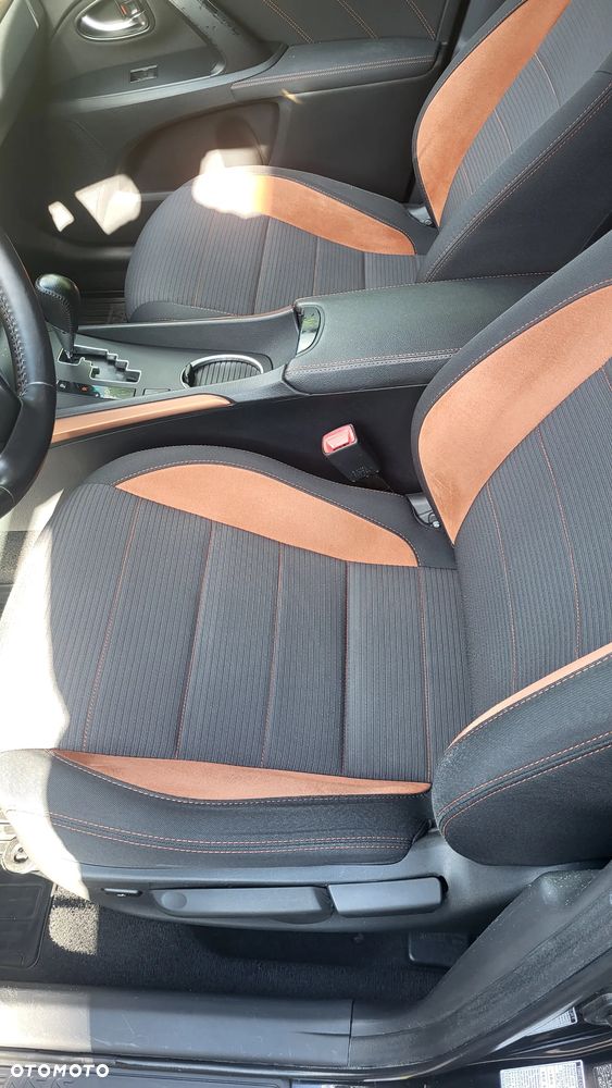 Toyota Avensis 1.8 Premium MS - 7
