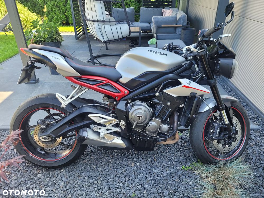 Triumph Street Triple - 1