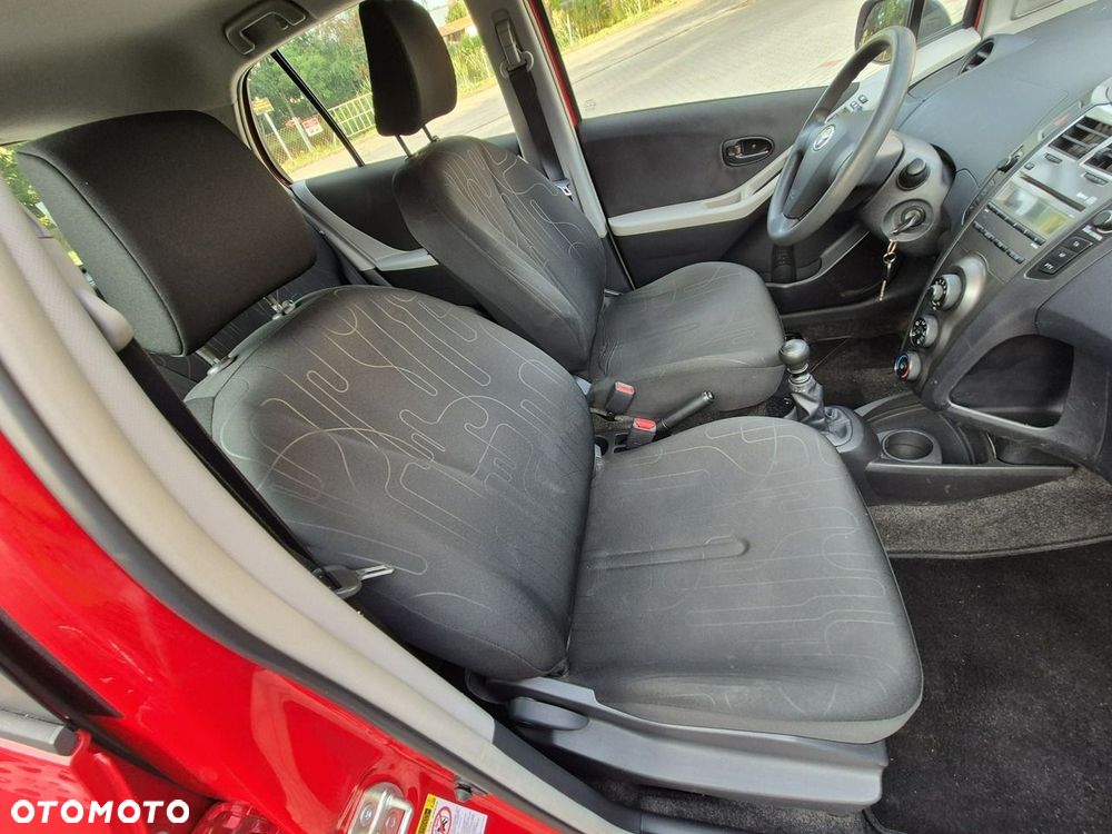 Toyota Yaris - 11