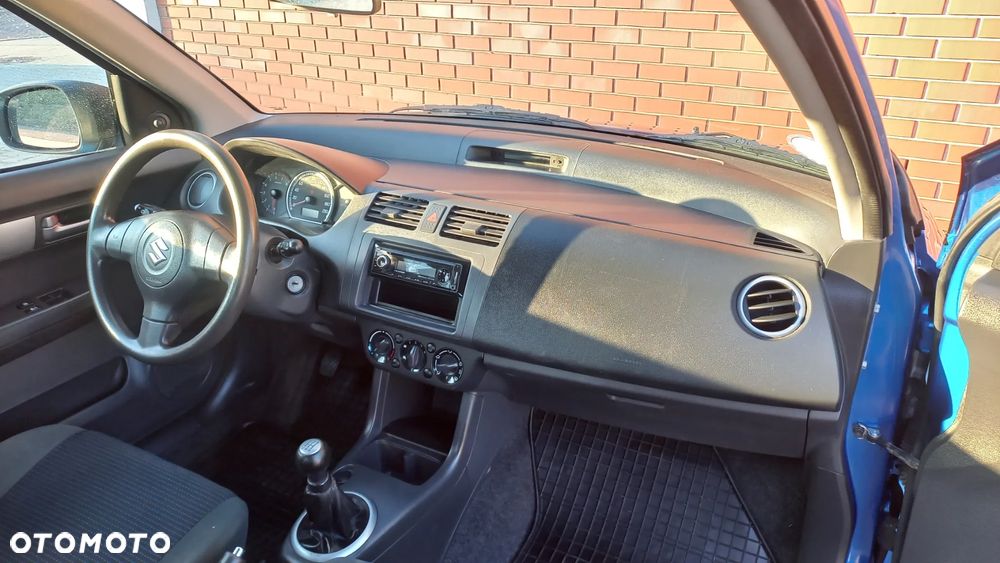 Suzuki Swift - 11