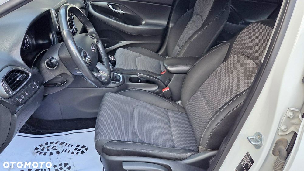 Hyundai i30 1.4 Classic + - 13