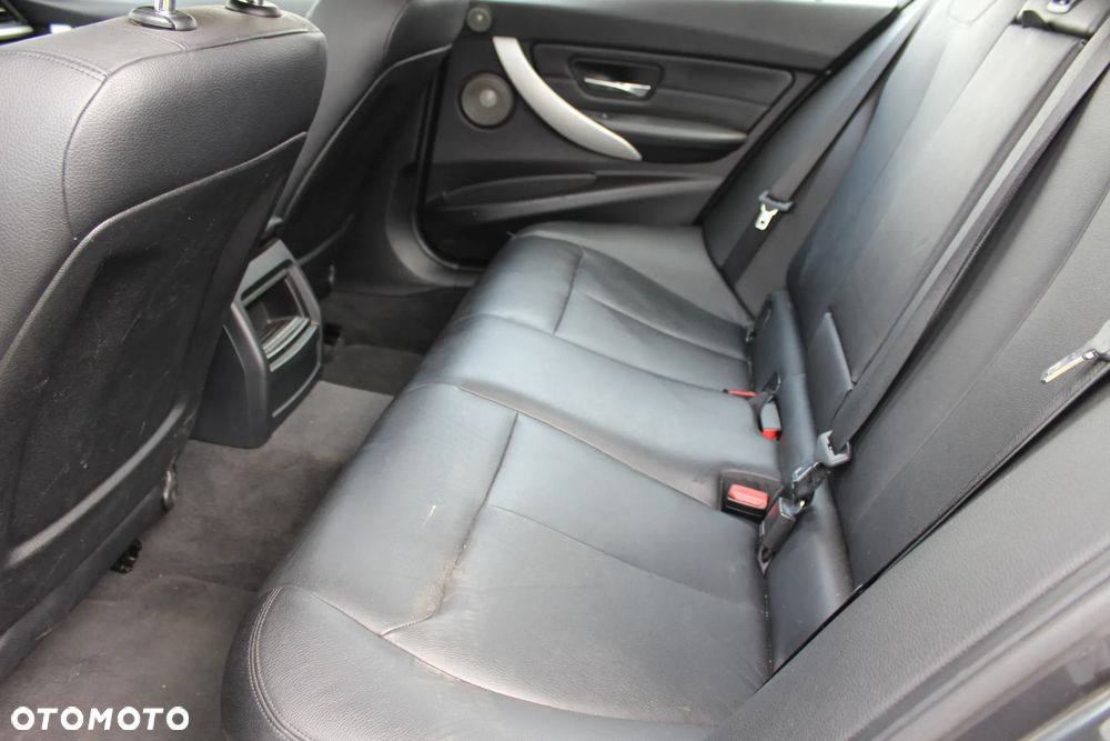 BMW Seria 3 320i Sport-Aut - 10