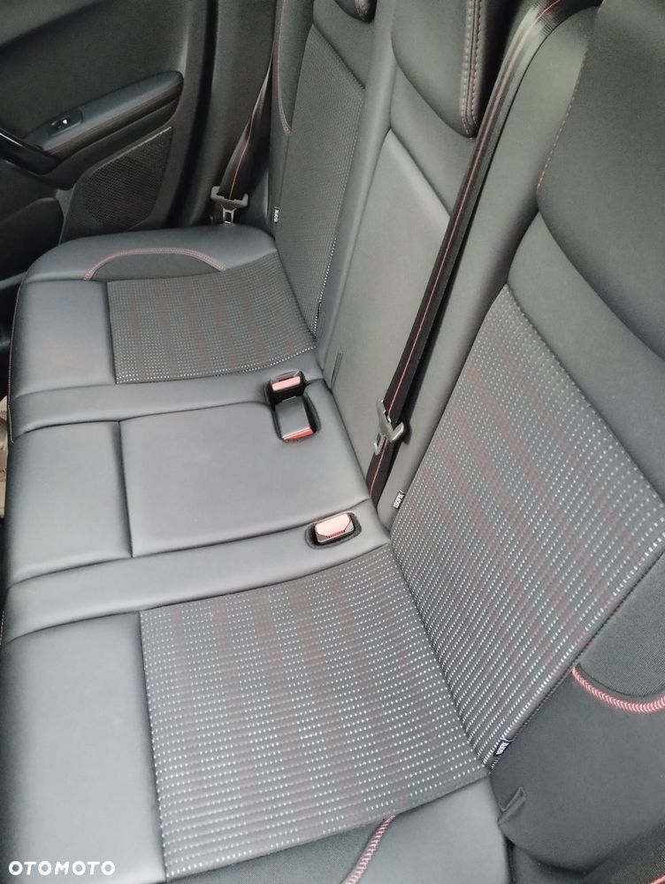 Peugeot 2008 BlueHDi FAP 120 STOP & START GT-Line Edition - 24
