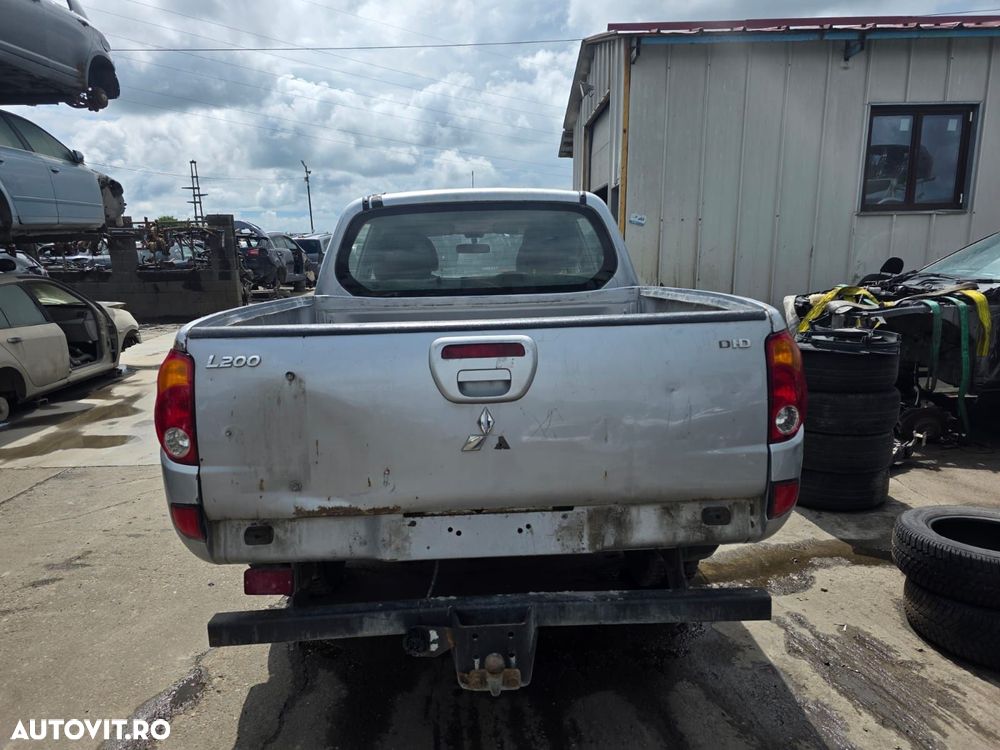 Dezmembram  Mitsubishi L200 2007 2.5did - 5