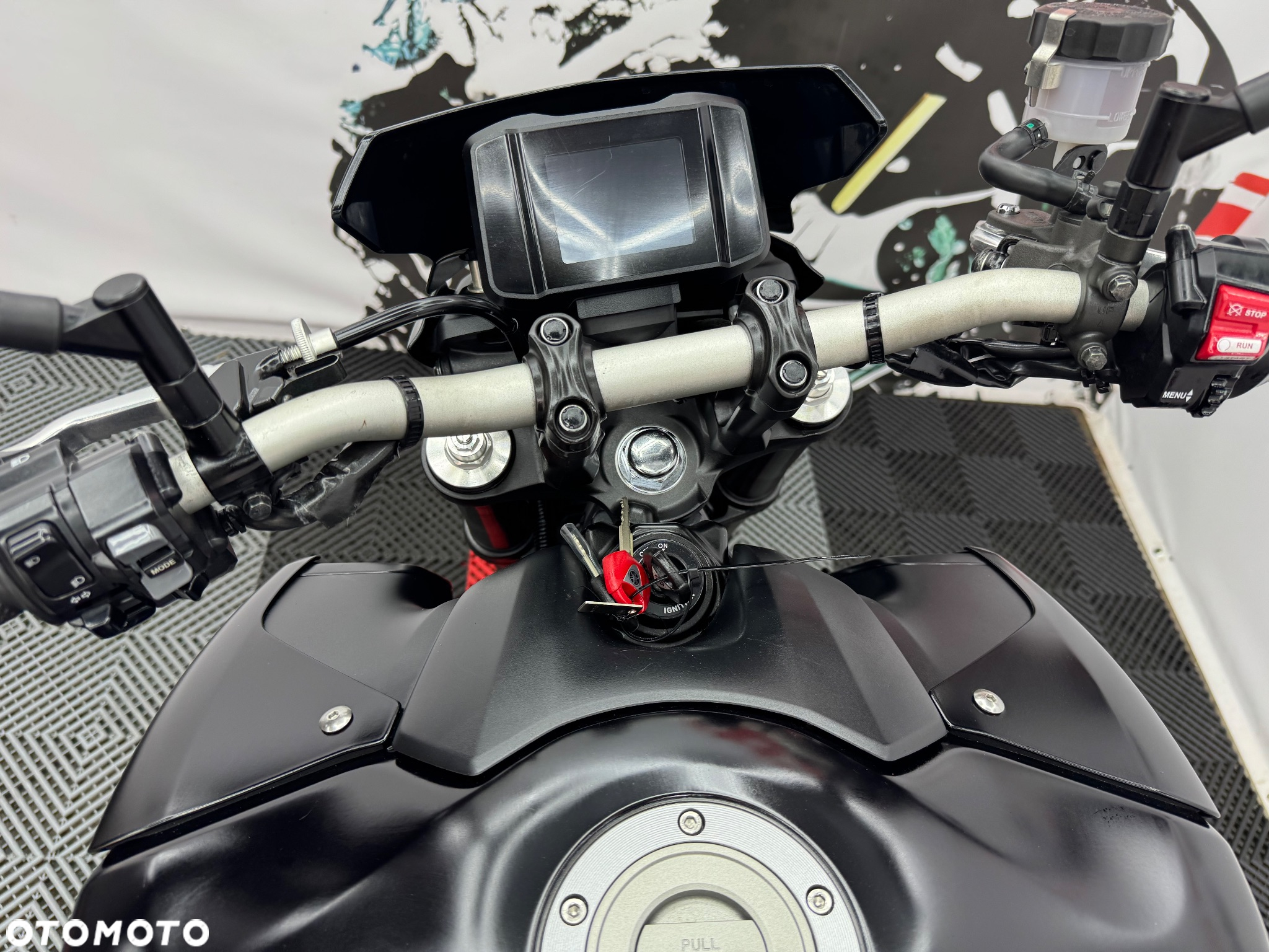 Yamaha MT - 27