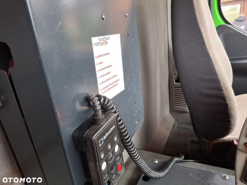 Renault Midlum 220 Zamiatarka Johnston SEMAT Szczotki L/R Obie Strony Dodatkowy SIlnik W Zabudowie Klimatyzacja EUnited PM10 - 30