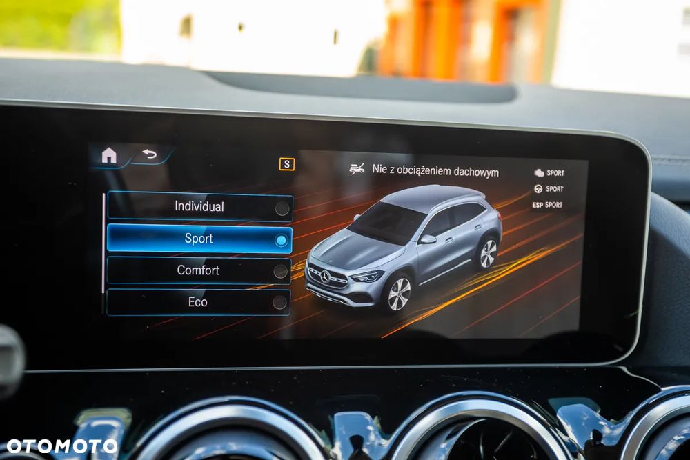 Mercedes-Benz GLA 250 4-Matic - 35