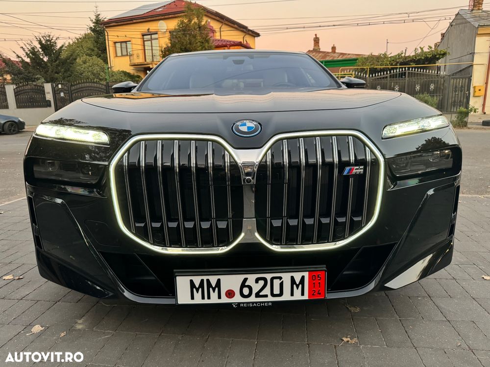 BMW M7 M760e xDrive AT PHEV - 2