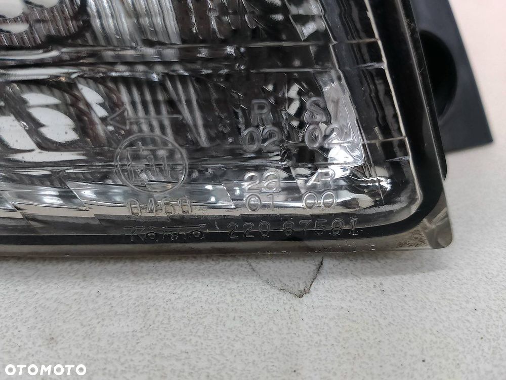LAMPA TYLNA LEWA MITSUBISHI OUTLANDER I ( 01-06 ) 220-87581 - 6