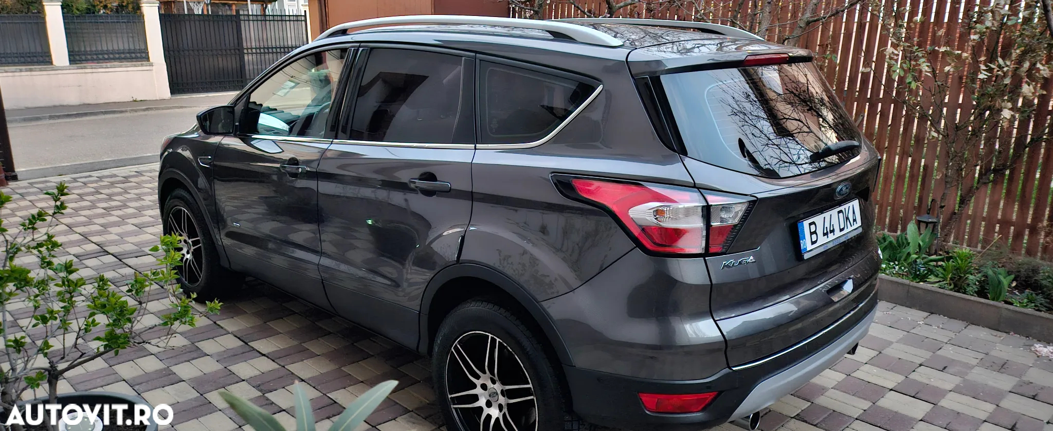 Ford Kuga 2.0 TDCi 4WD Powershift Titanium - 4