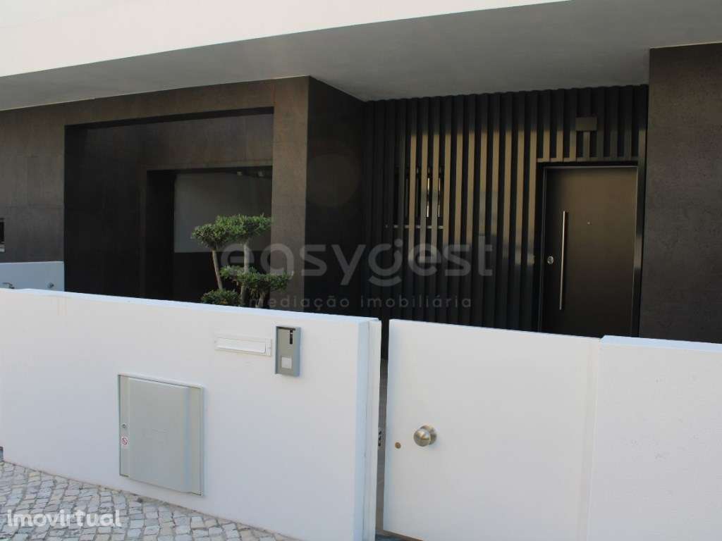 Moradia em Banda T4 em Condomínio Fechado - Construção Nova - Fanqu... - Grande imagem: 2/51