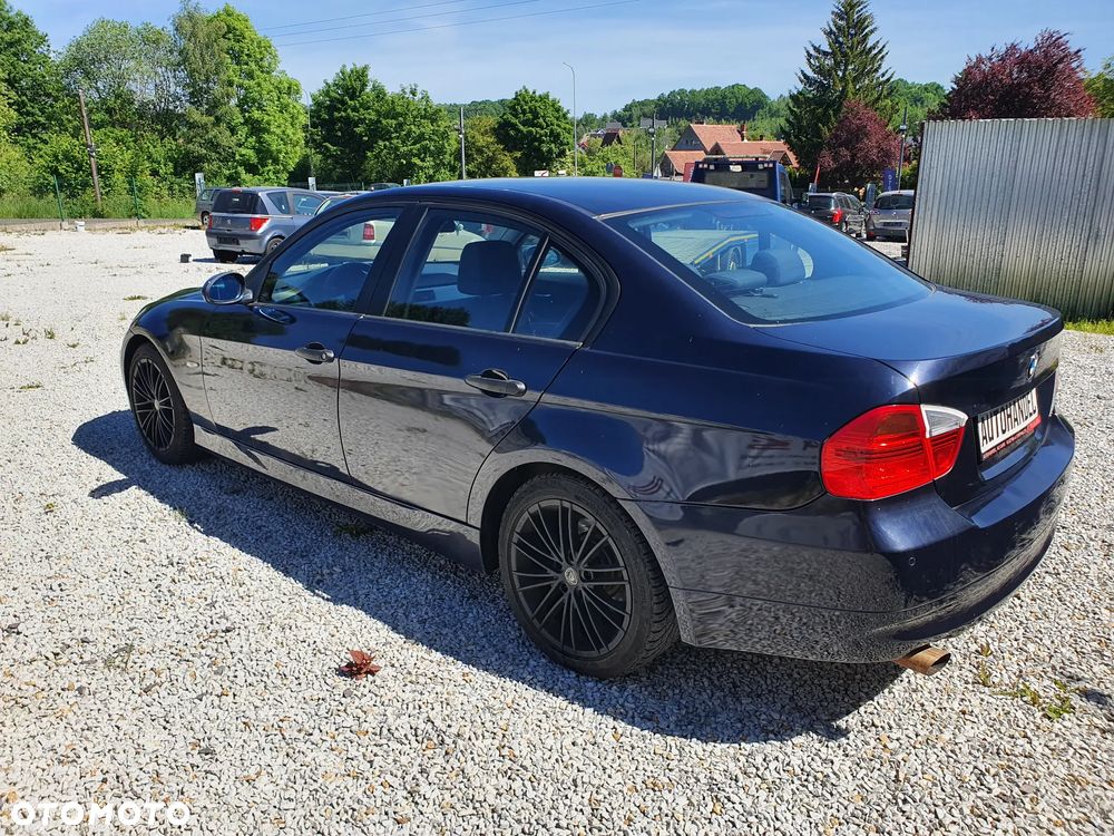 BMW Seria 3 320i - 5