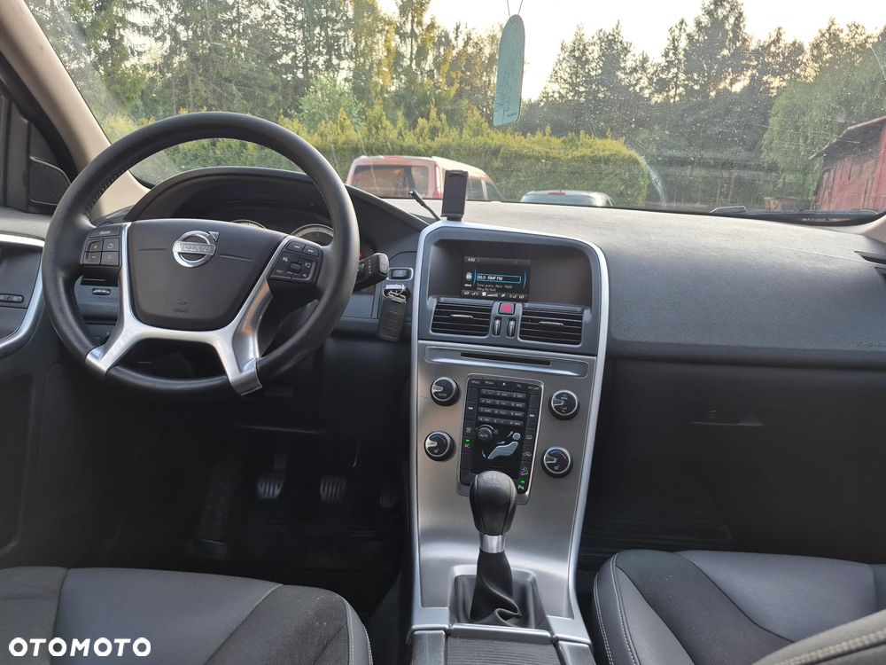 Volvo XC 60 D4 AWD Momentum - 9