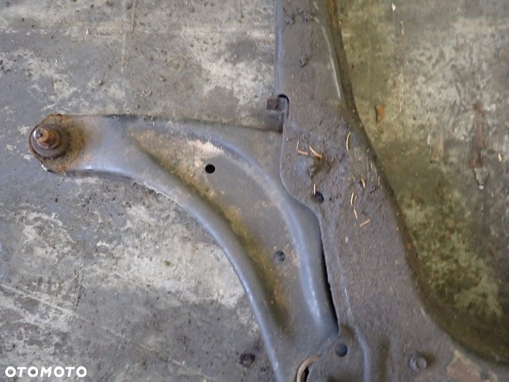 SANKI WÓZEK KOŁYSKA NISSAN JUKE 1.5 DCI - 15