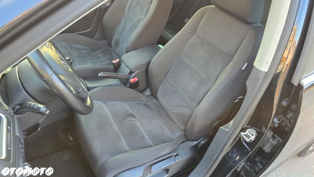 Volkswagen Golf - 23