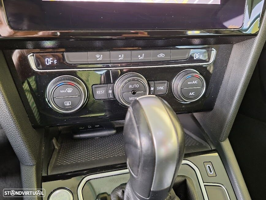 VW Passat 1.6 TDI Confortline DSG - 24