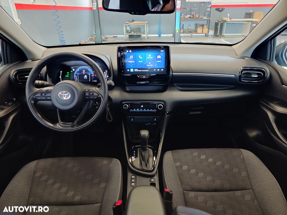 Toyota Yaris 1.5 VVT-i HSD Dynamic Bi-tone - 17