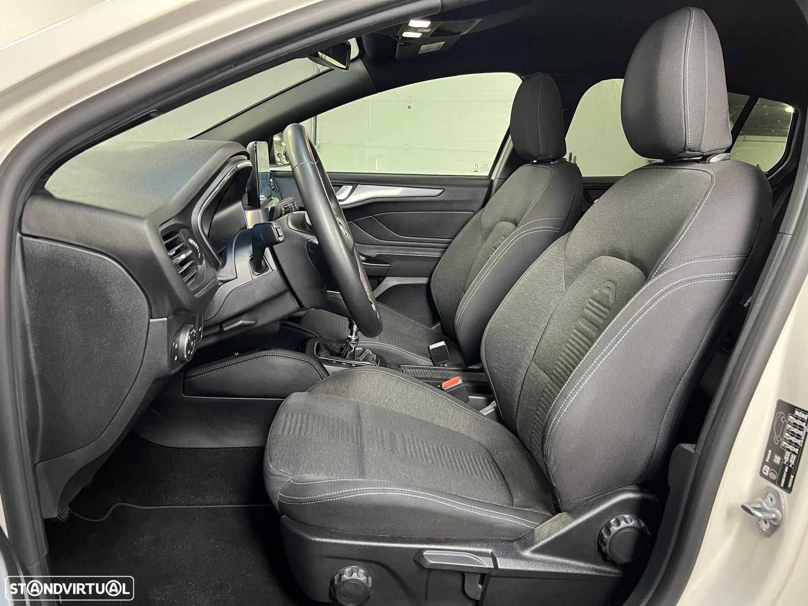 Ford Focus SW 1.0 EcoBoost MHEV Active X - 6