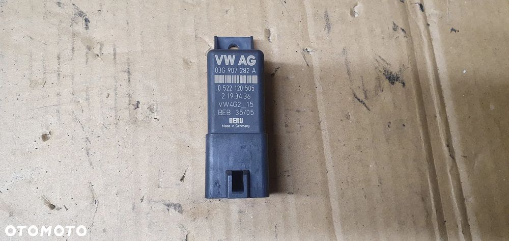 Przekaźnik świec żarowych VW Golf V Plus 1.9 TDI 03G907282A - 1
