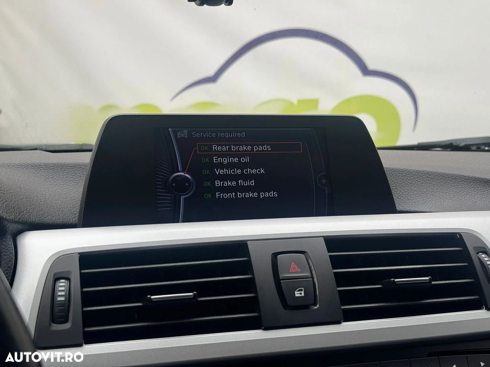 BMW Seria 3 318d - 32