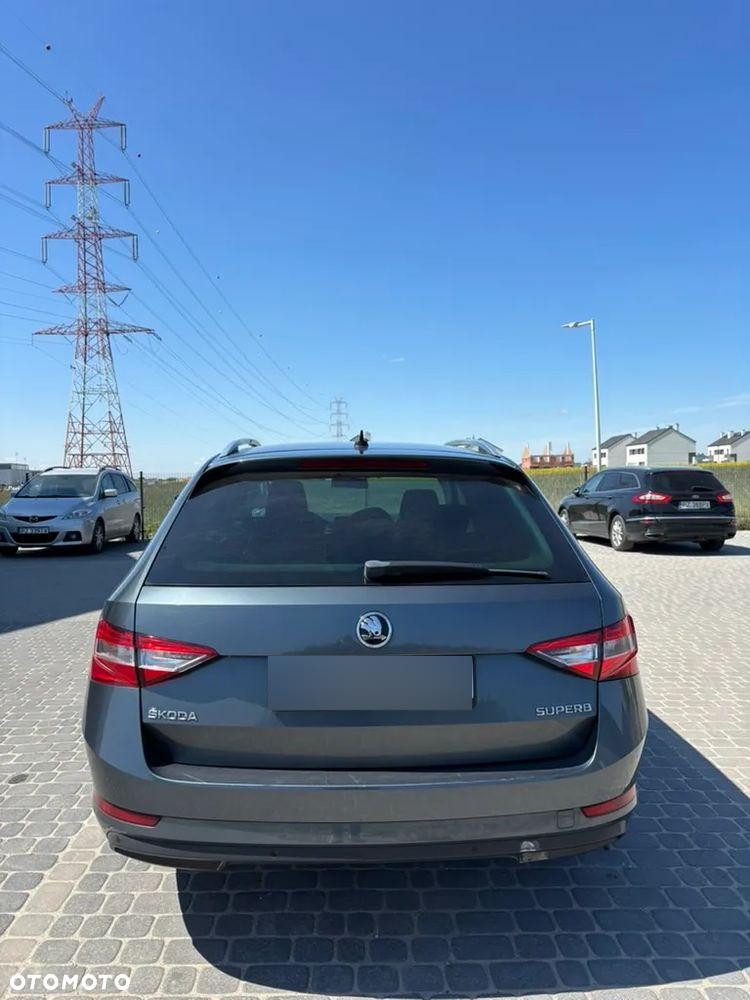 Skoda Superb 2.0 TDI Ambition - 10