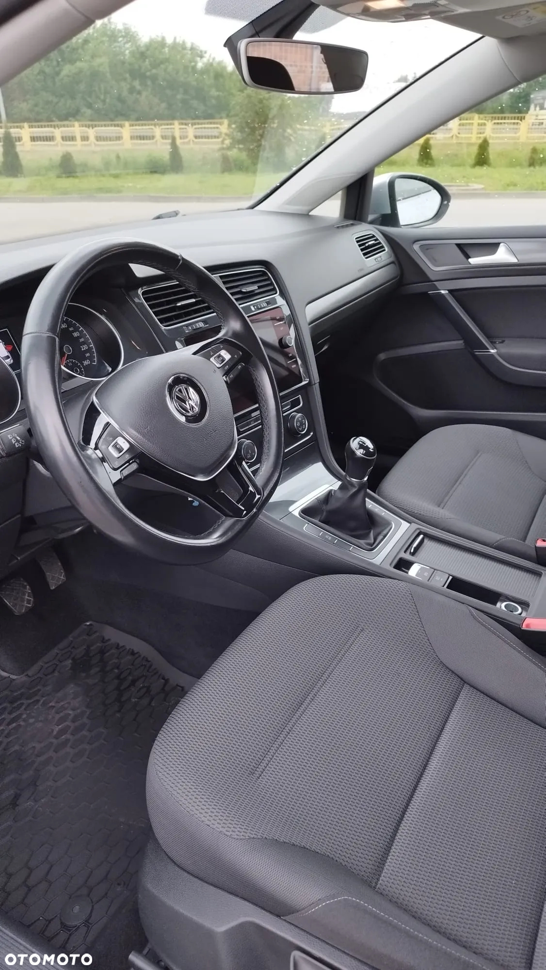 Volkswagen Golf - 16