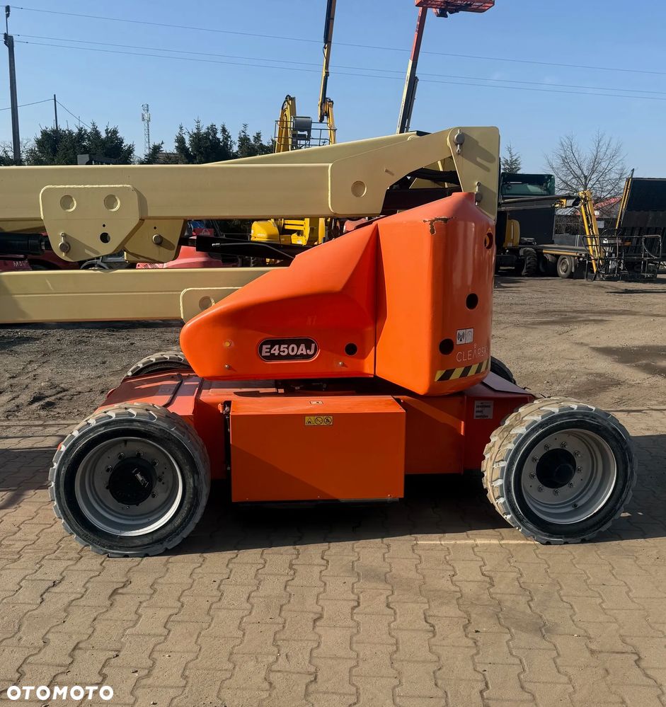JLG E450AJ - 4