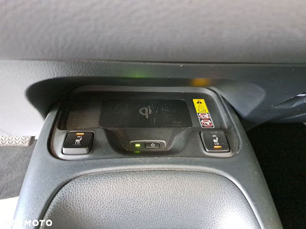 Toyota Corolla 1.8 Hybrid Comfort - 28