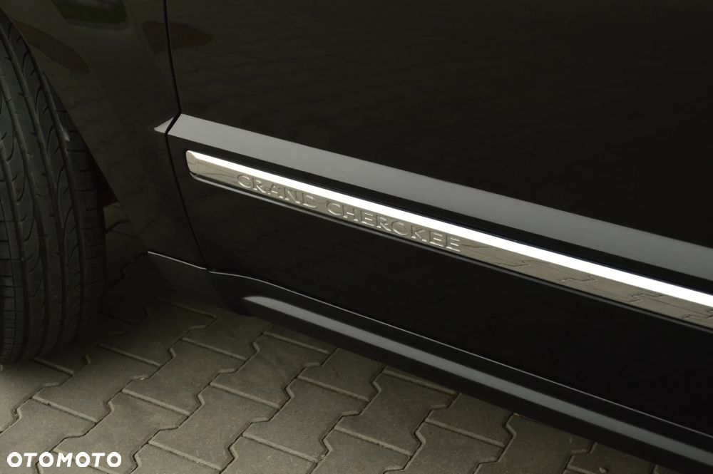 Jeep Grand Cherokee 5.7 V8 HEMI Automatik Overland - 33