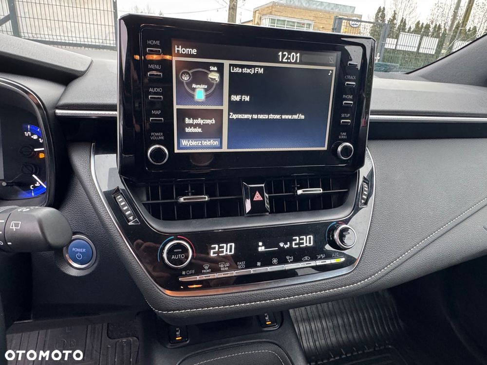 Toyota Corolla 1.8 Hybrid Executive - 17