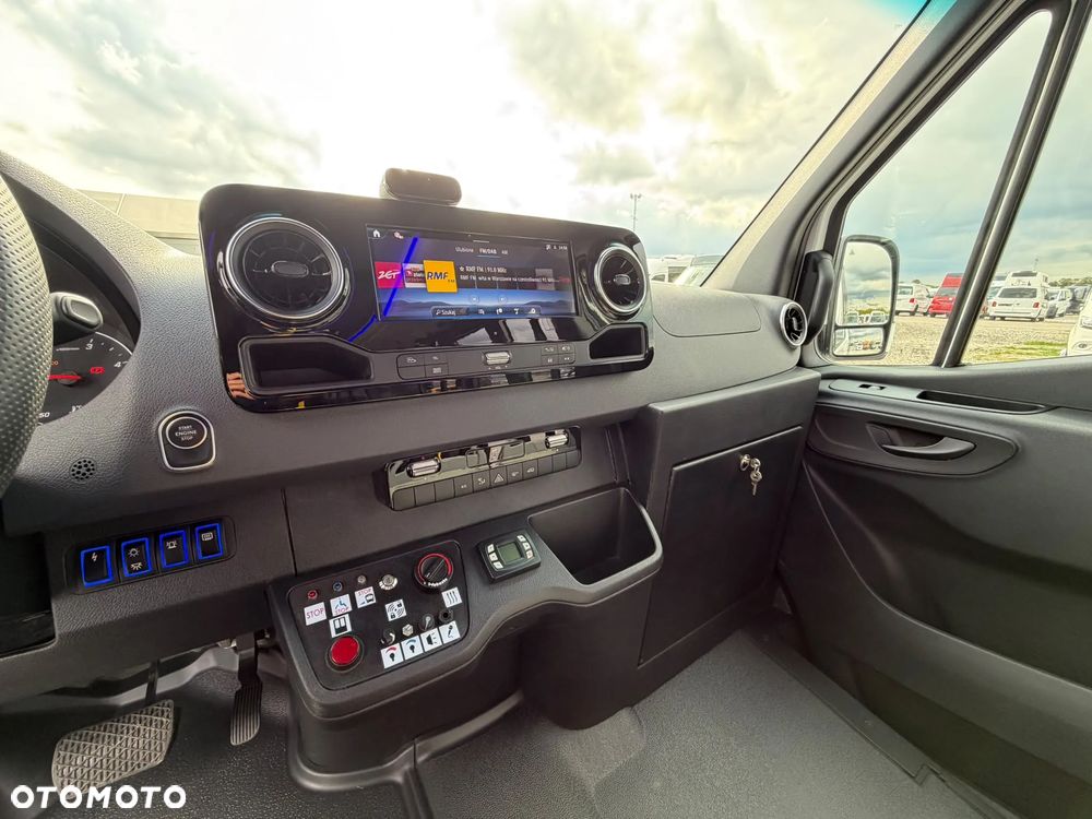 Mercedes-Benz Sprinter 517 - 26