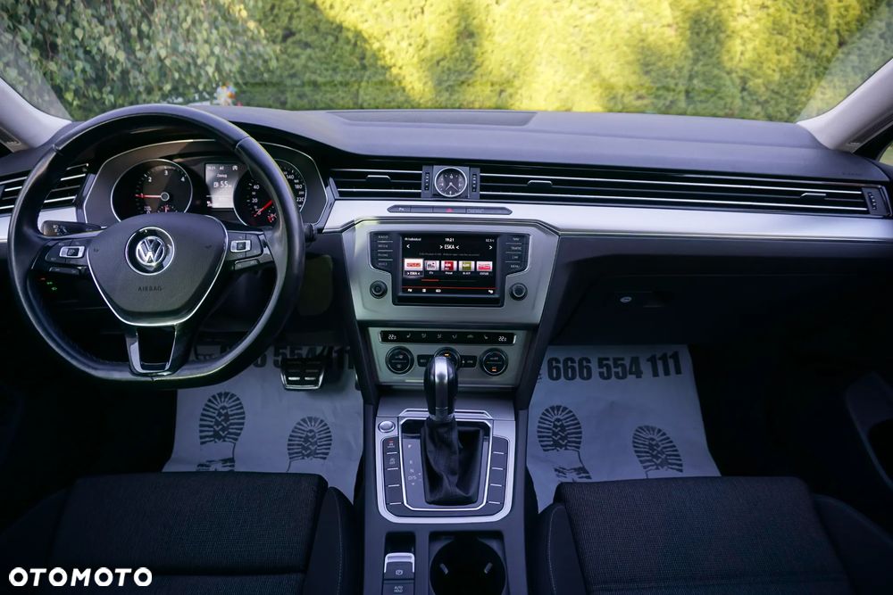 Volkswagen Passat - 11