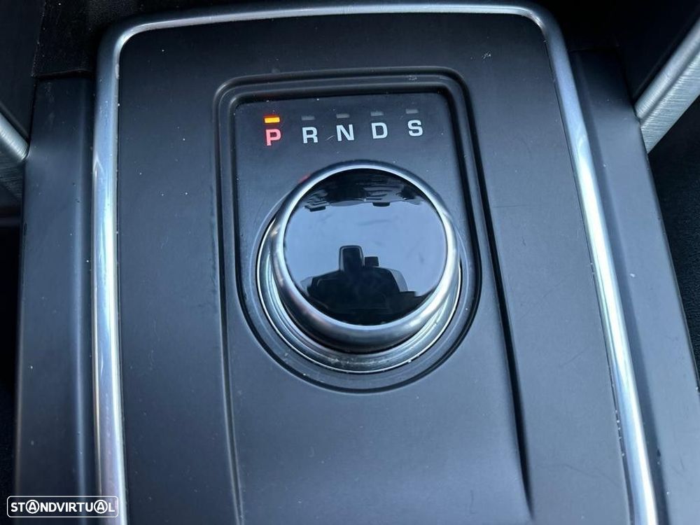 Land Rover Discovery Sport 2.0 TD4 HSE Luxury 7L Auto - 11