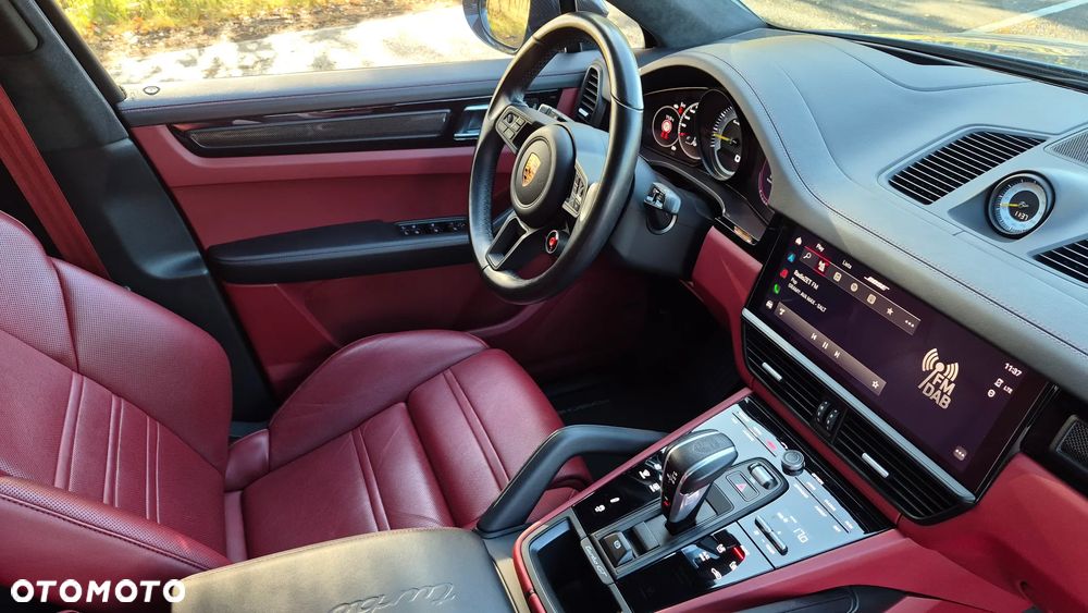 Porsche Cayenne Turbo GT - 12