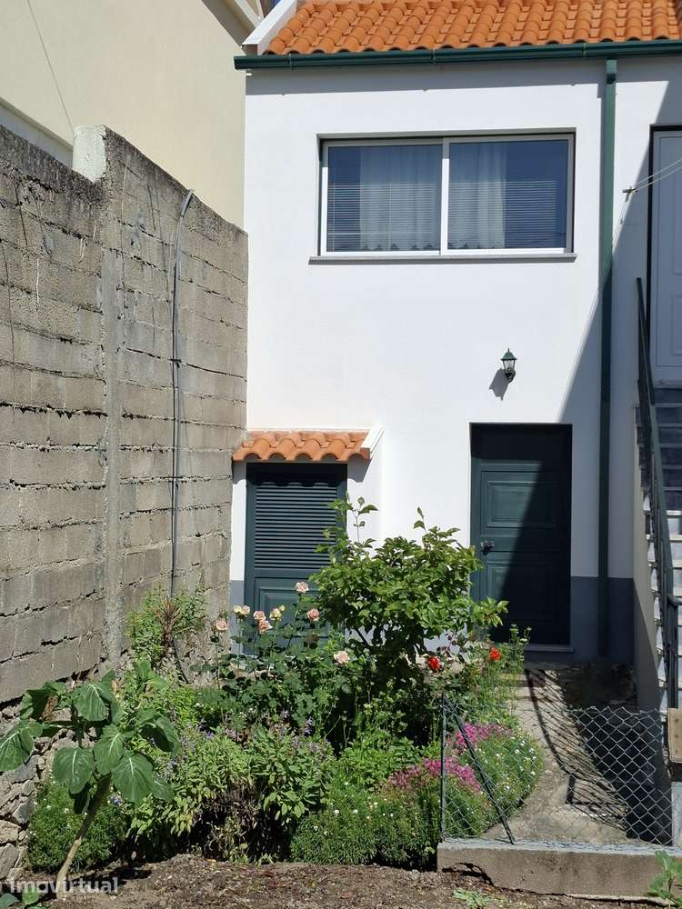 MORADIA ISOLADA EM BAIRRO RESIDENCIAL MUITO SOSSEGADO - Grande imagem: 4/12