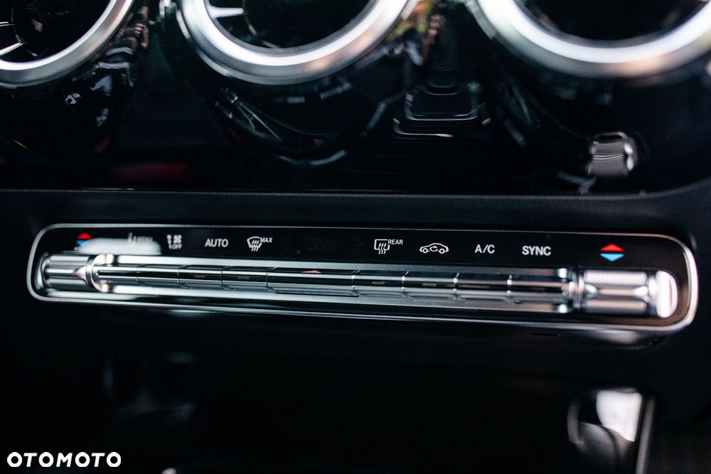 Mercedes-Benz Klasa A 200 7G-DCT - 22