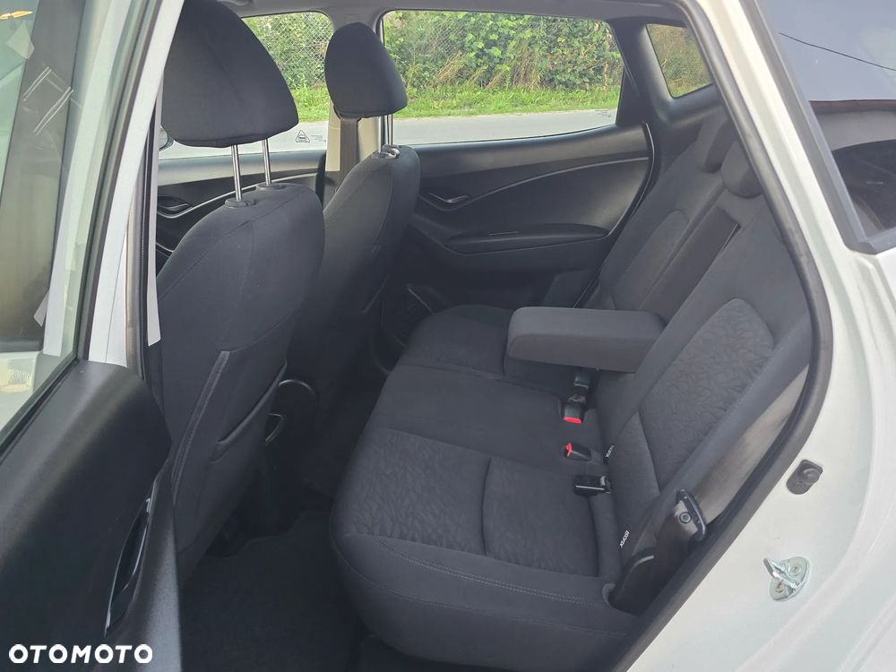 Hyundai ix20 1.4 blue Comfort - 20
