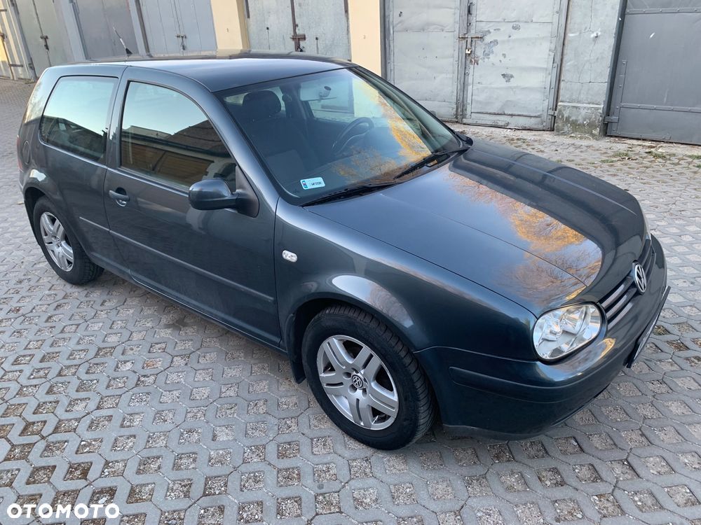 Volkswagen Golf - 3